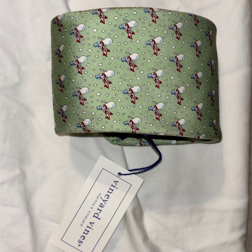 NWT- Vineyard Vines SnowmanTie Christmas season